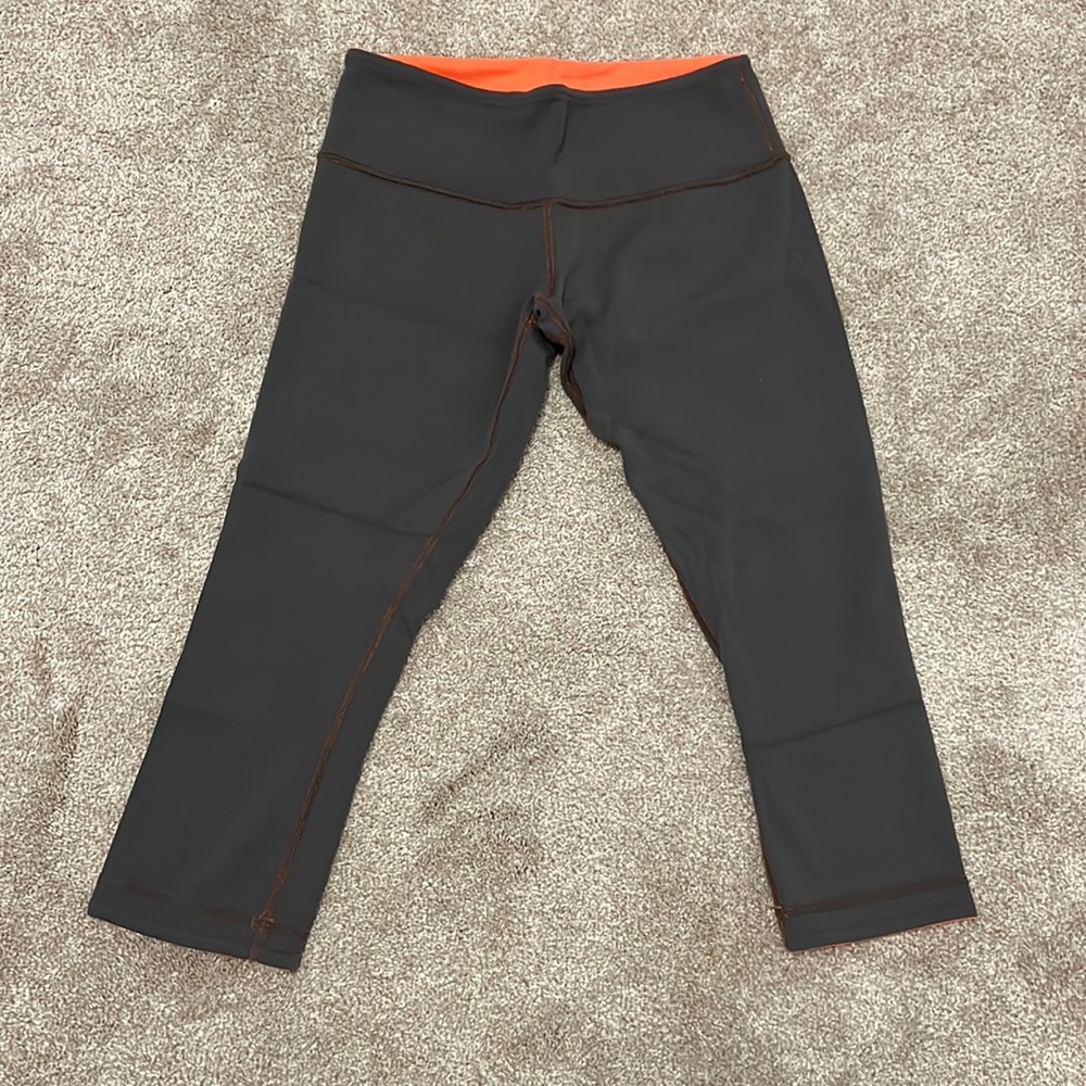 Lululemon size 6 - reversible crop leggings gray and orange